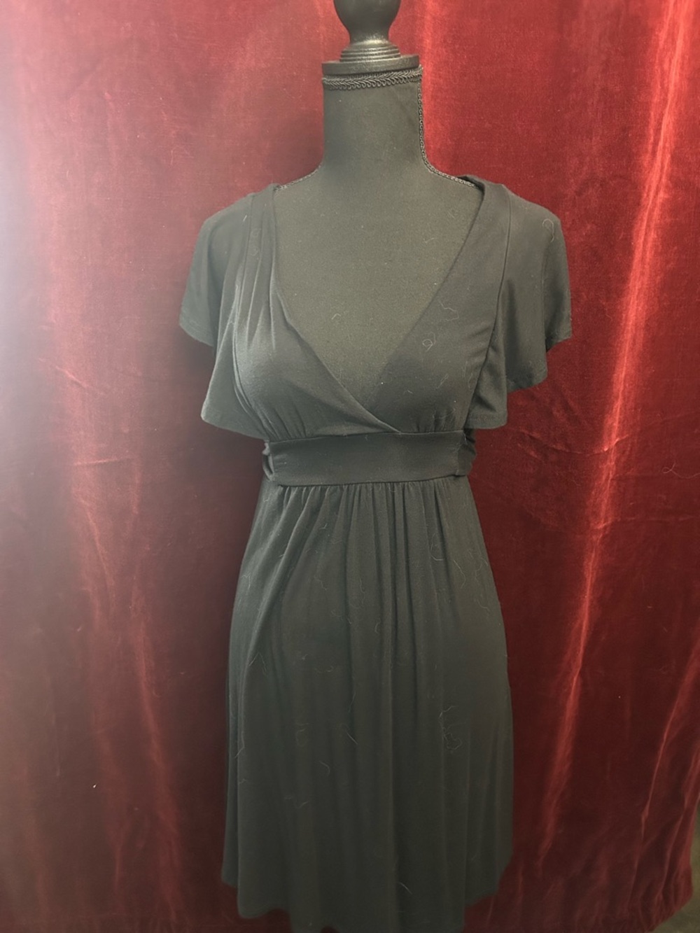 GAP Black Short-Sleeve V-Neck Midi Dress